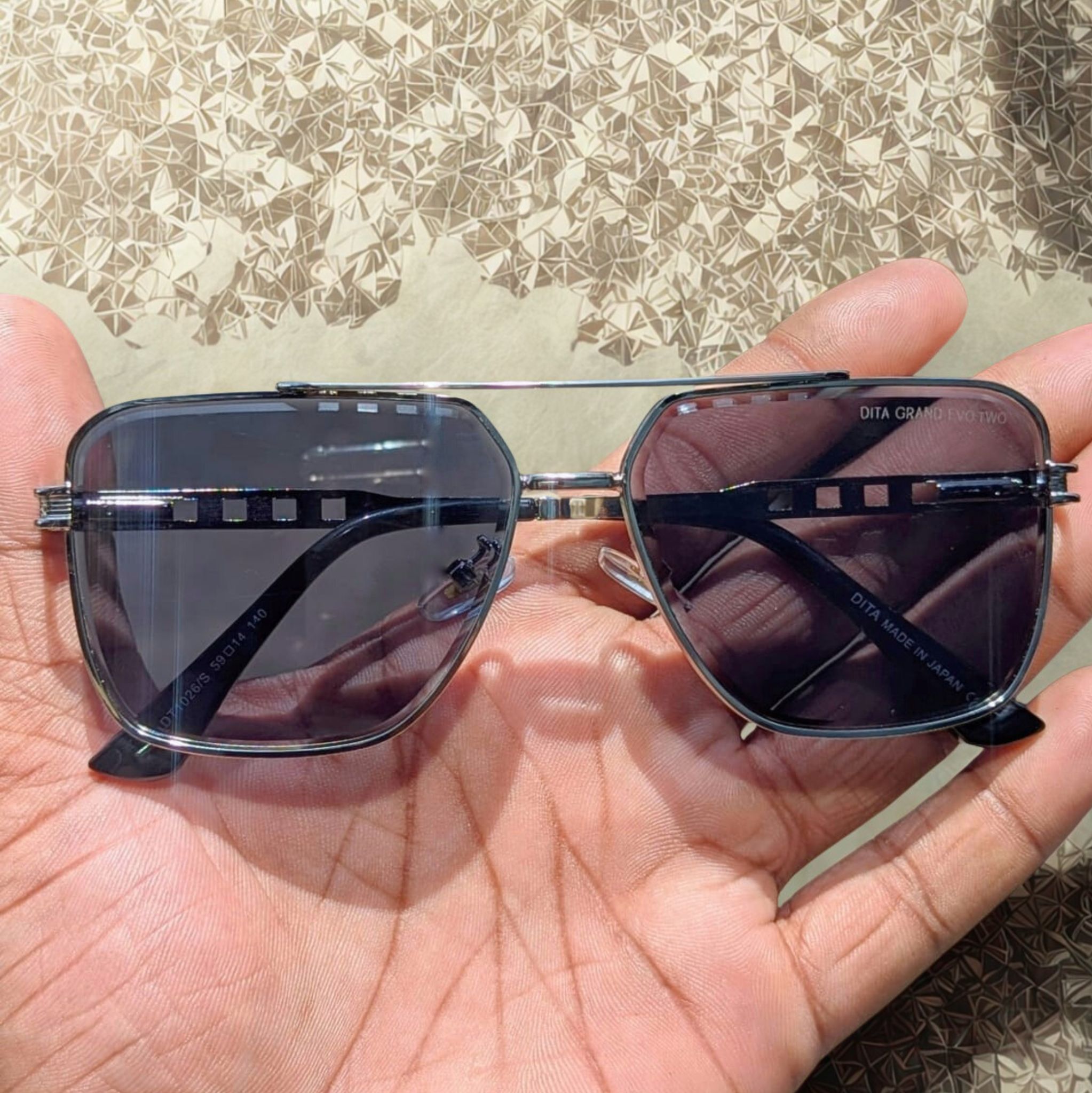 Modern Geometric Patterns Shapes Circles, grids, waves, or abstract blocks. Colors Muted or pastel versions of your brand colors. Idea Subtle pattern adds depth without stealing attention. Use for (3)